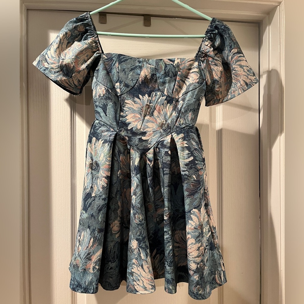 Babydoll dress with bustier style top puff sleeve